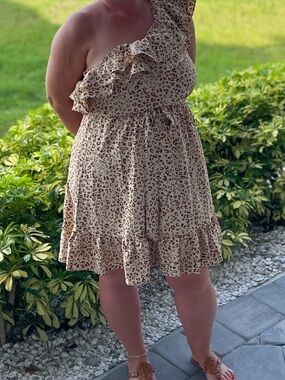 One-Shoulder Ruffle Leopard Print Mini Dress - Beige/Brown